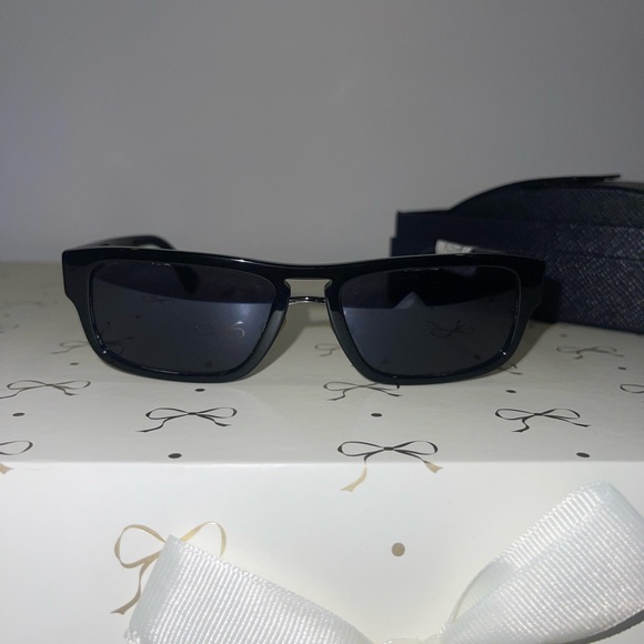 PRADA UNISEX sunglasses- with original box and packaging - Picture 7 of 8